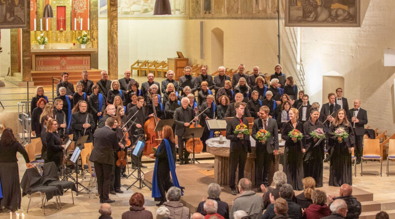 der Kirchenchor Sankt Josef bei einem Auftritt in der Kirche